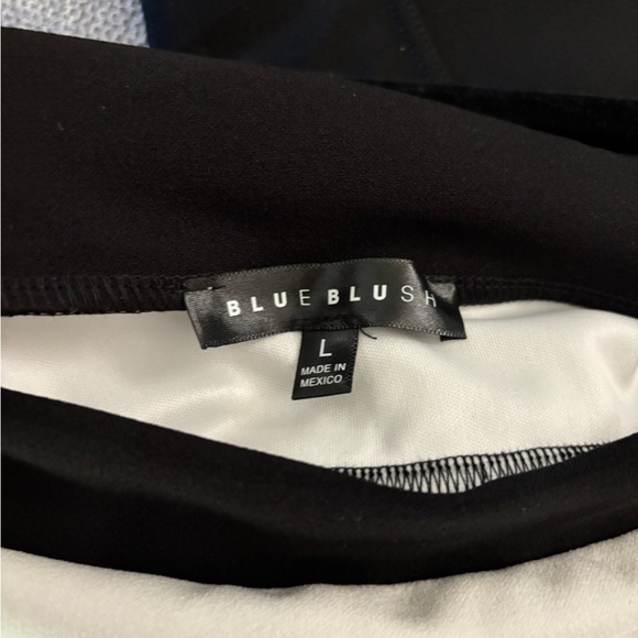 Short Strapless White Dress with cutouts - Picture 4 of 4